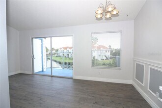 2556 Woodgate Blvd, Unit Apt 206 in Orlando, FL - Foto de edificio - Building Photo