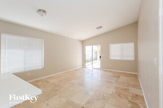 5225 Meadow Rock Ave in Las Vegas, NV - Building Photo - Building Photo