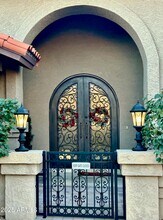 8397 E Thoroughbred Trail in Scottsdale, AZ - Building Photo - Building Photo