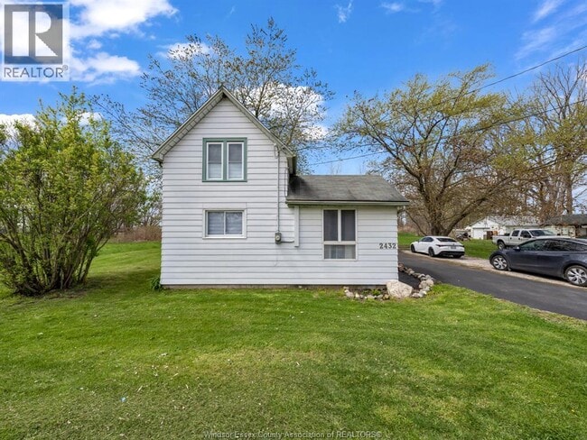 property at 2432 Front Rd