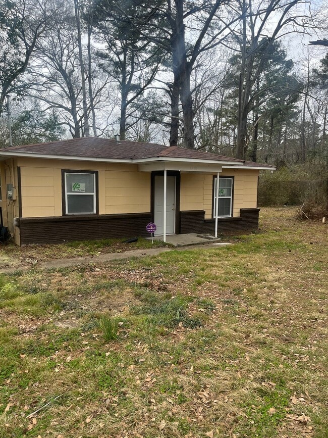 property at 3319 Beatrice Dr