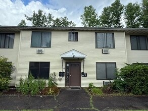 67 Dallas Ave, Unit 12 in Waterbury, CT - Building Photo - Building Photo