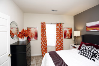 Center Point Apartments in Indianapolis, IN - Building Photo - Interior Photo