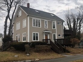 200 Park Ave, Unit Apartment 2 in Weymouth, MA - Building Photo