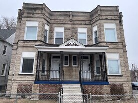 7057 S Normal Blvd in Chicago, IL - Building Photo