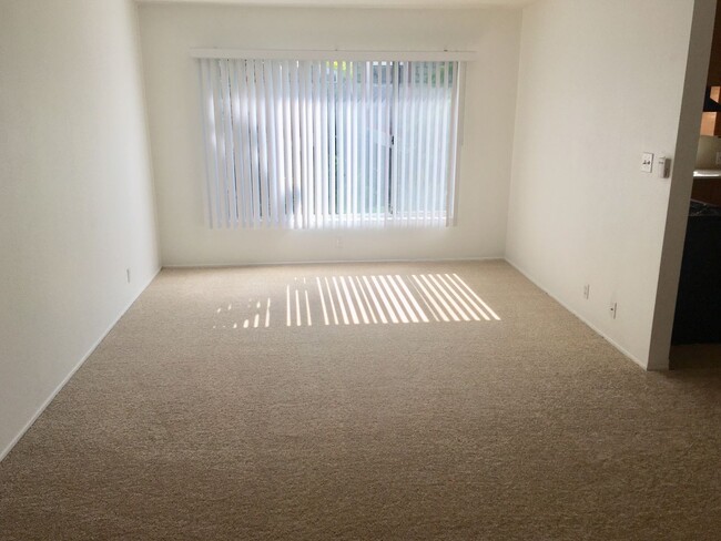 1425 E 1st St in Long Beach, CA - Building Photo - Building Photo