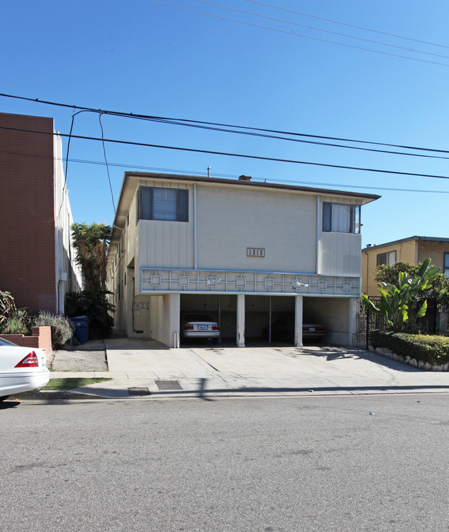 1212 N New Hampshire Ave in Los Angeles, CA - Foto de edificio - Building Photo