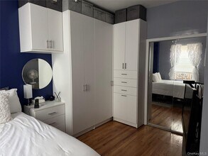 430 Clinton Ave in Brooklyn, NY - Foto de edificio - Building Photo