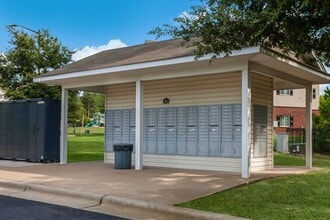 The Summit on 401 in Fayetteville, NC - Foto de edificio - Building Photo