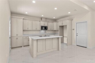 5932 N Playa Del Sol St in Edinburg, TX - Building Photo - Building Photo