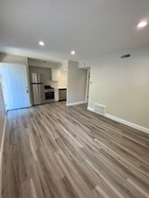 1025 Oak St, Unit A in Columbus, OH - Building Photo - Building Photo