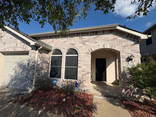 13900 Rustler Pass Ranch Rd in Roanoke, TX - Building Photo - Building Photo