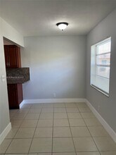 3071 NW 43rd St in Lauderdale Lakes, FL - Building Photo - Building Photo