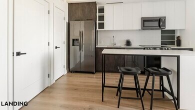 632 Howard Rd SE, Unit 425 in Washington, DC - Building Photo - Building Photo