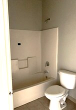 2201 E Travis St, Unit 203 in Laredo, TX - Building Photo - Building Photo