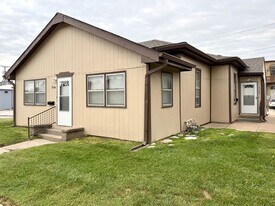 706 S 4th St in Council Bluffs, IA - Building Photo