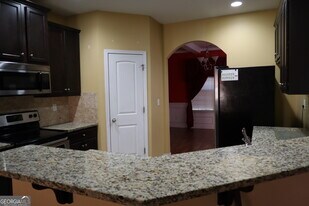 131 Dustin Dr in Stockbridge, GA - Building Photo