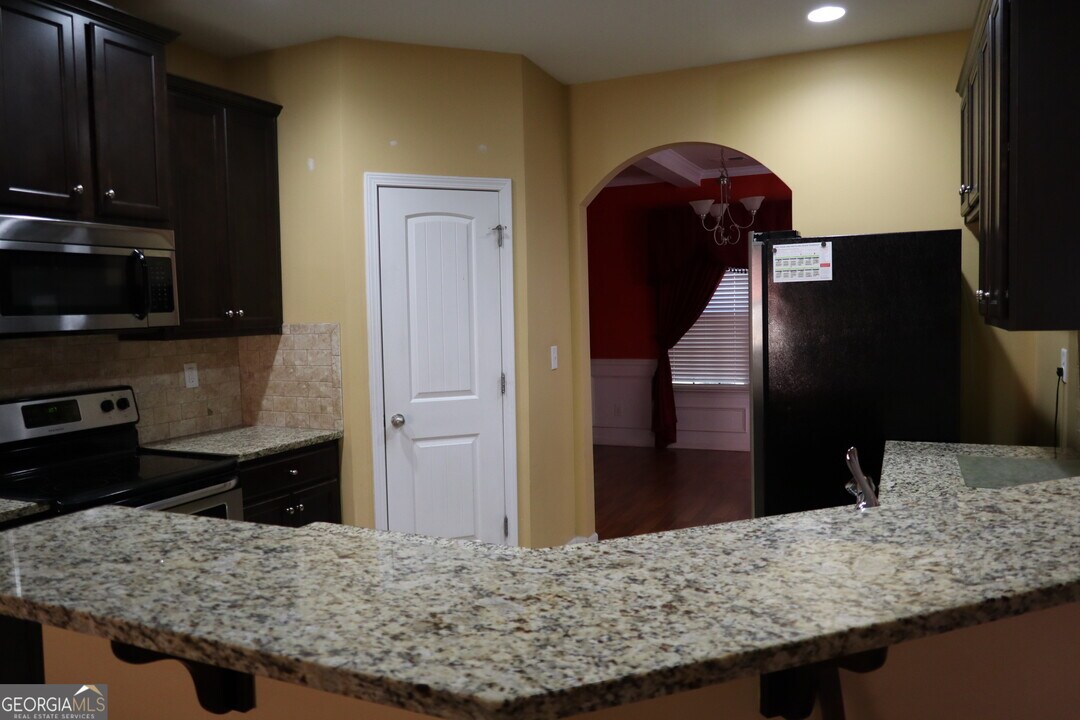 131 Dustin Dr in Stockbridge, GA - Building Photo