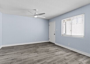 1024 Loma Ave in Long Beach, CA - Building Photo - Building Photo