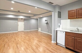 7 4th St in Stamford, CT - Building Photo - Building Photo