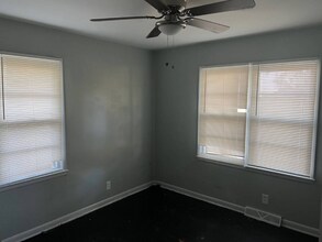 132 Novak St in Sugar Creek, MO - Building Photo - Building Photo