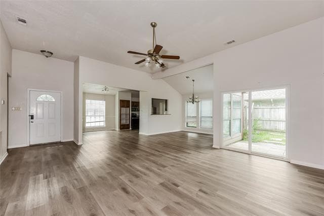 525 Country View Ln in Garland, TX - Building Photo - Building Photo