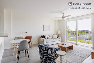 729 NW 2nd St in Miami, FL - Building Photo