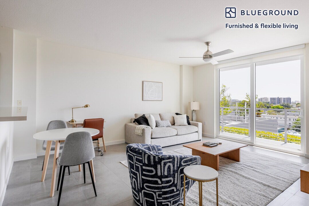 729 NW 2nd St, Unit FL1-ID148 in Miami, FL - Building Photo