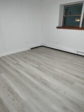 107 Martha Ave, Unit B in Elmwood Park, NJ - Building Photo - Building Photo