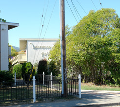 1323 Leafwood Dr in Novato, CA - Building Photo - Building Photo