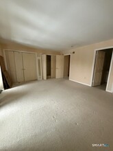 129 Brittany Farms Rd in New Britain, CT - Building Photo - Building Photo