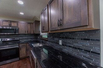 12111 Miami St in Omaha, NE - Building Photo - Building Photo