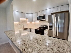 4164 Inverrary Dr in Lauderhill, FL - Building Photo