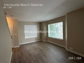 11865 SE Pine St in Portland, OR - Building Photo