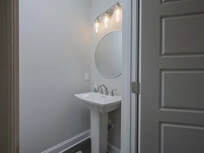 555 Gresham Ln in Murfreesboro, TN - Building Photo - Building Photo