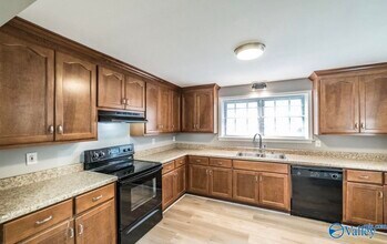 3218 Uvalde Ln NW in Huntsville, AL - Building Photo - Building Photo