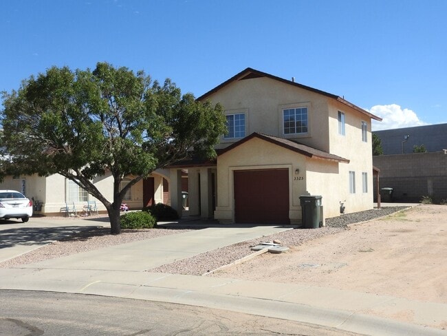 3325 Armour Ln in Kingman, AZ - Building Photo - Building Photo