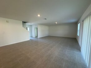 33752 Sky Blossom Cir in Leesburg, FL - Building Photo - Building Photo