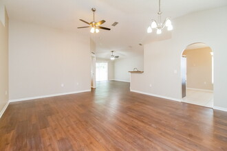 13825 Econ Woods Ln in Orlando, FL - Building Photo - Building Photo