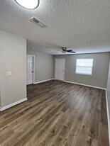 1806 Woods Ln in High Point, NC - Building Photo