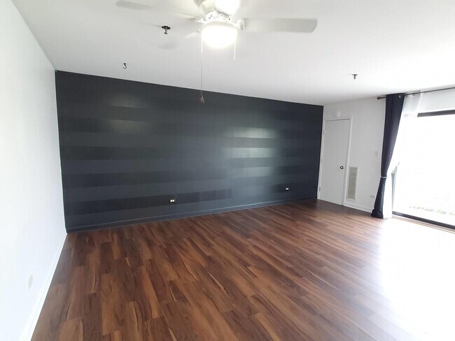 3255 Kirchoff Rd in Rolling Meadows, IL - Building Photo - Building Photo