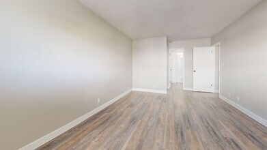 1913 11th St - TWO bedrooms AVAILABALE ! in Santa Monica, CA - Foto de edificio - Interior Photo