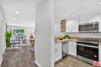 1125 Pico Blvd in Santa Monica, CA - Building Photo - Building Photo