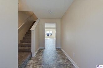 203 Dixon Cir in Vine Grove, KY - Building Photo - Building Photo