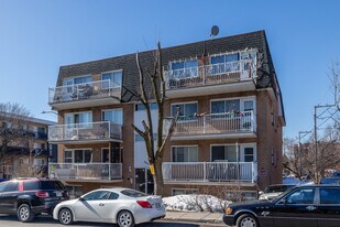480 De Largentière Rue in Laval, QC - Building Photo