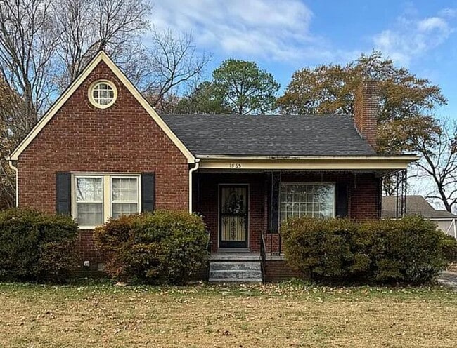 property at 1565 Lambuth Blvd