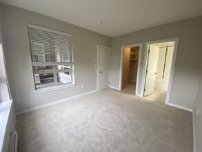 5670 Edgewater Ln in Nanaimo, BC - Building Photo - Building Photo