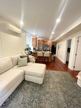 76 W Cedar St in Boston, MA - Building Photo - Building Photo