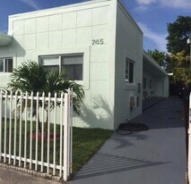745 81st St in Miami Beach, FL - Building Photo