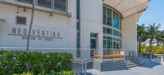 690 SW 1st Ct, Unit 21 in Miami, FL - Building Photo